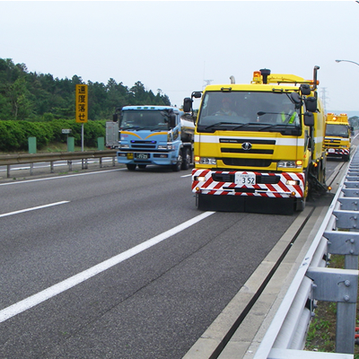 道路の維持修繕作業